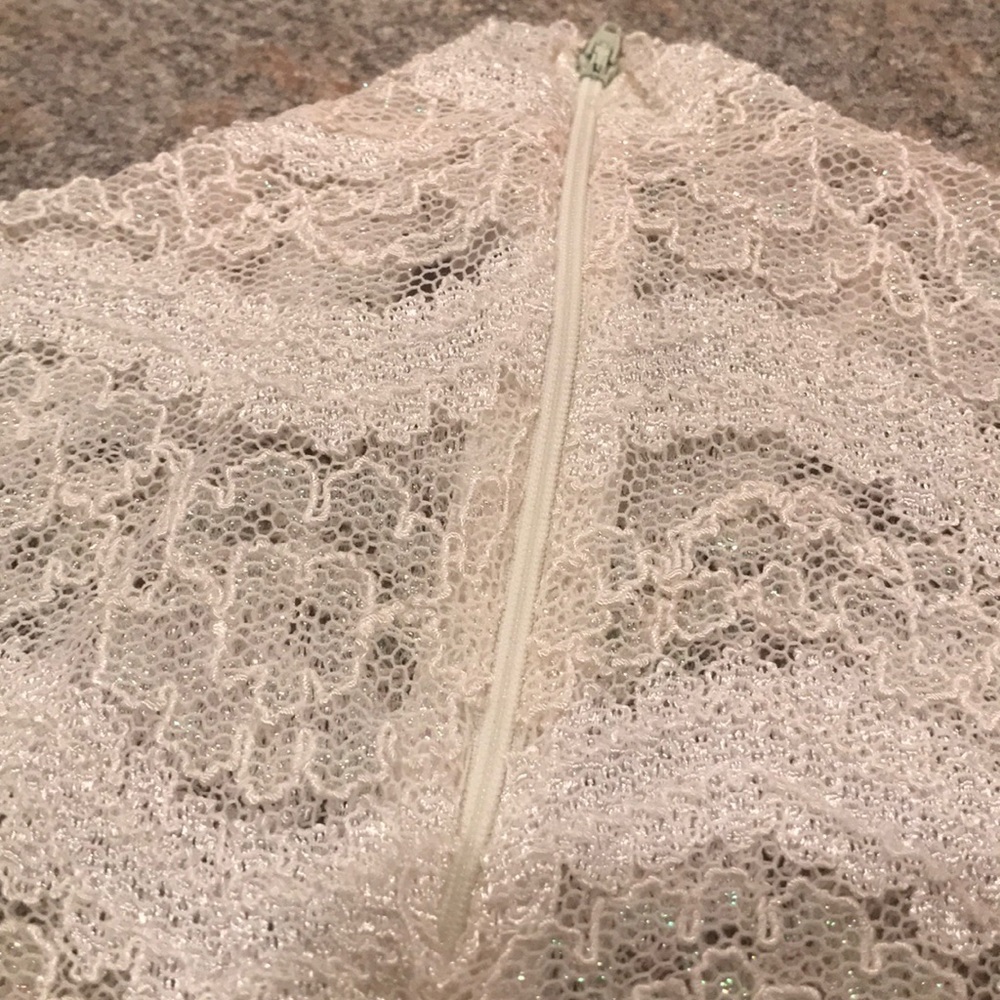 Kay Celine lace top- size small - Picture 6 of 7